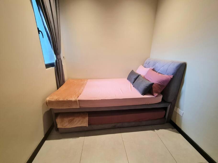 Pangsapuri Homeaway 2r1b 10 Mins To Klcc *