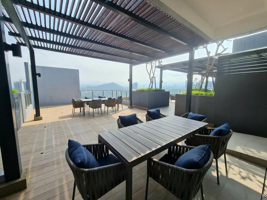 Homeaway 2r1b 10 Mins To Klcc *