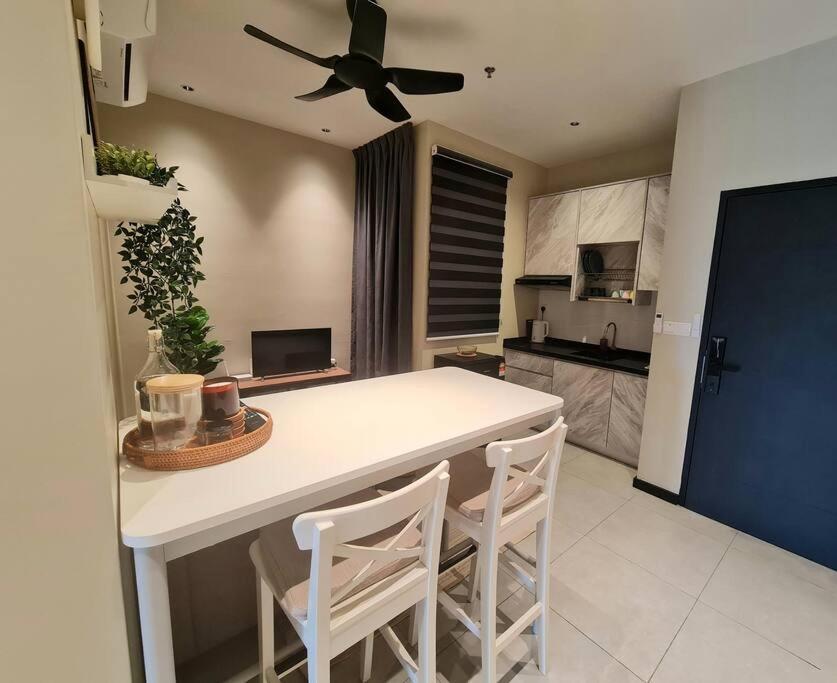 Homeaway 2r1b 10 Mins To Klcc * Kuala Lumpur