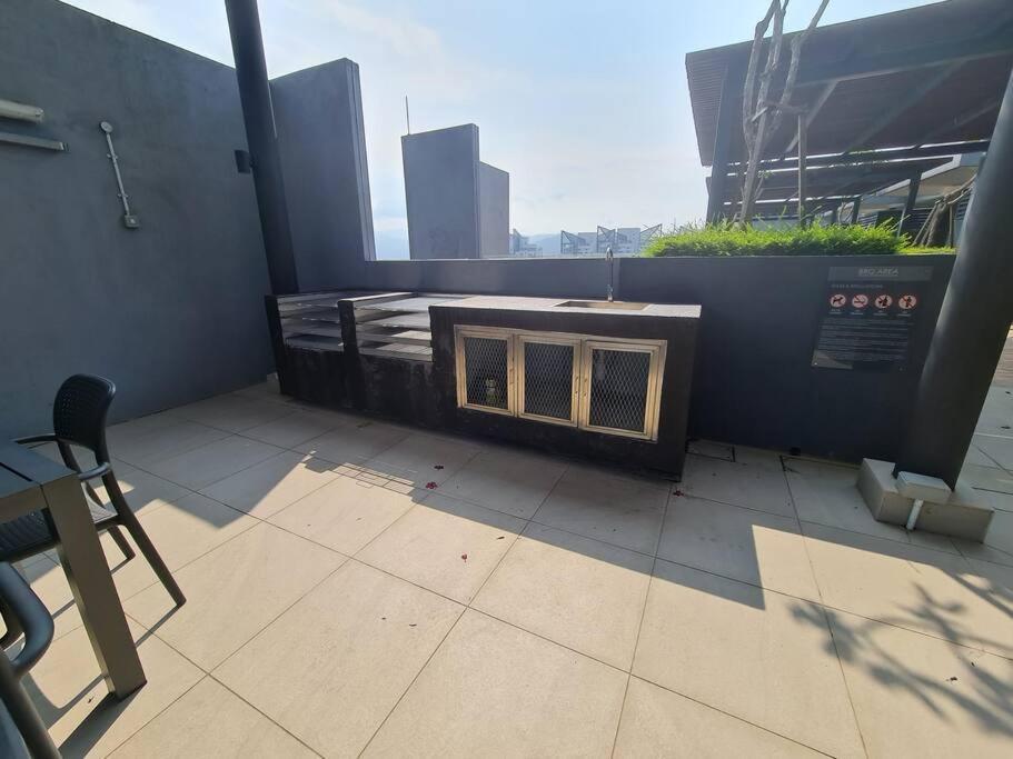 Homeaway 2r1b 10 Mins To Klcc Kuala Lumpur