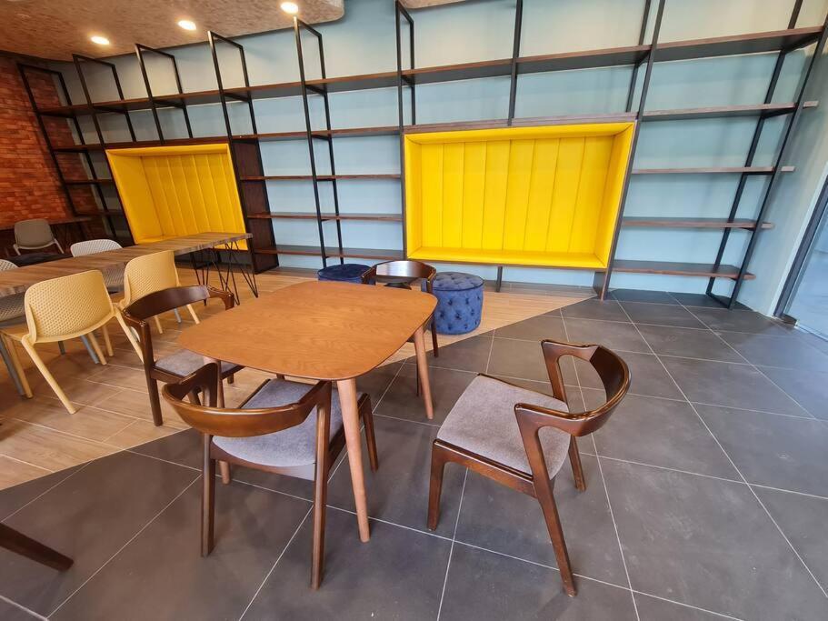 Pangsapuri Homeaway 2r1b 10 Mins To Klcc