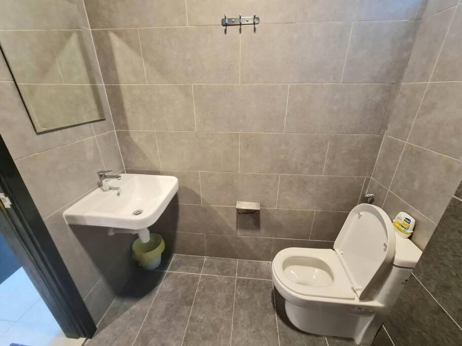 Pangsapuri Homeaway 2r1b 10 Mins To Klcc *