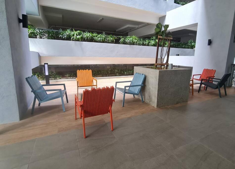Pangsapuri Homeaway 2r1b 10 Mins To Klcc *